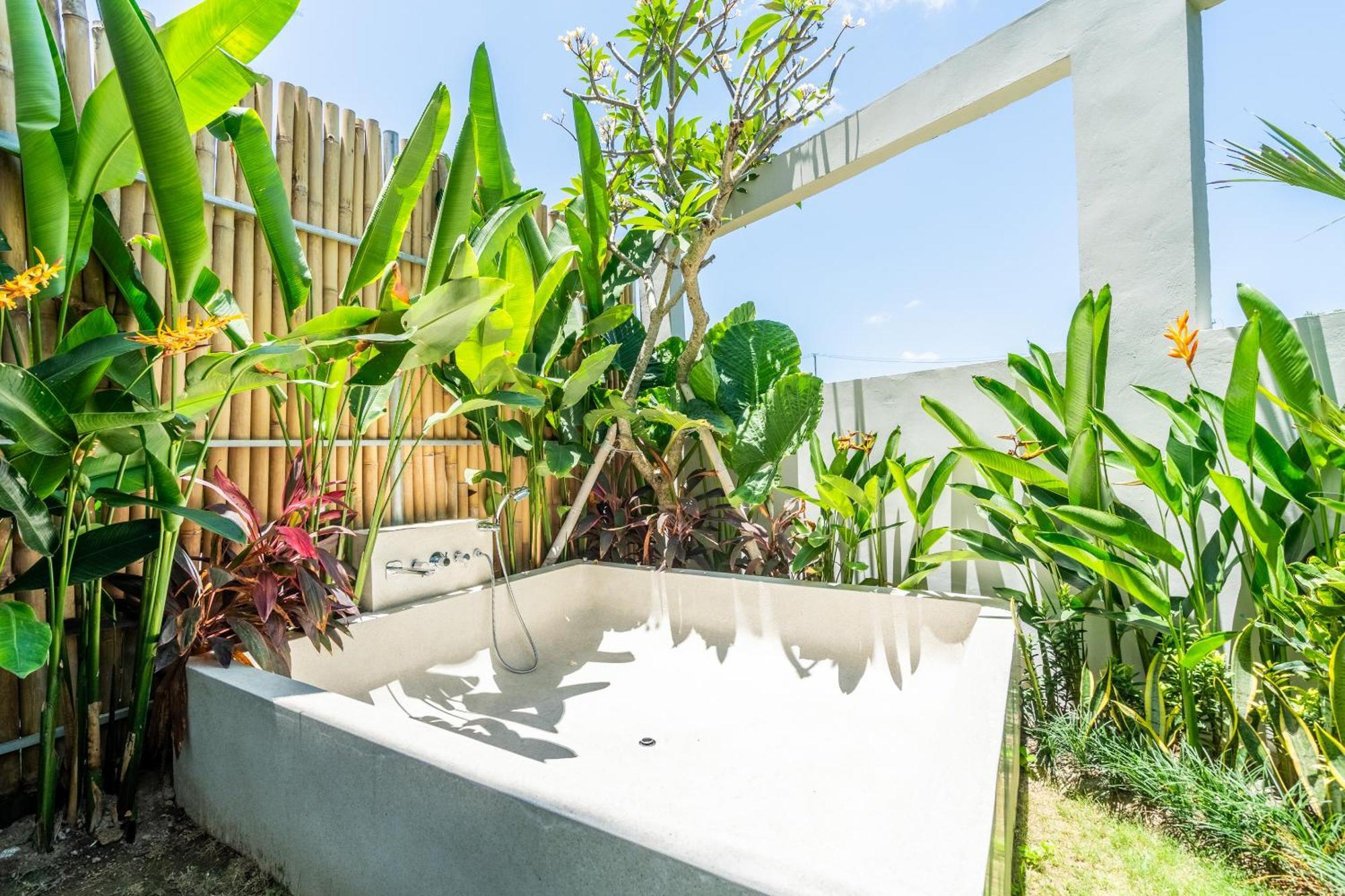 The R Apartments Pererenan Canggu Exterior foto